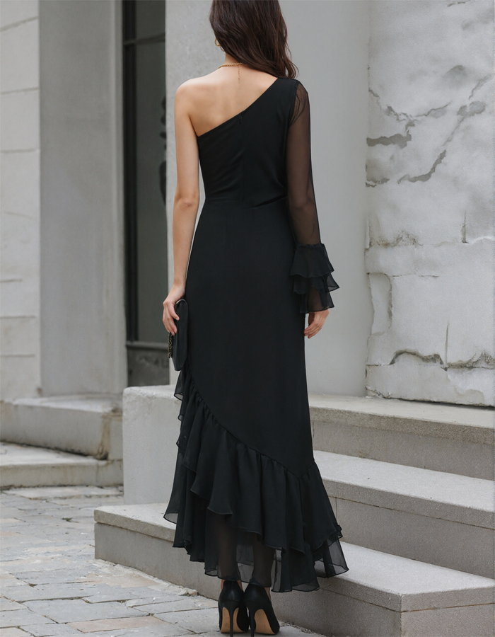 Robe de soirée longue en mousseline à volants et à une épaule