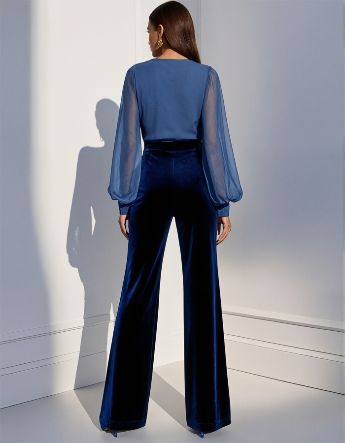 Combinaison en velours bleu marine à manches transparentes