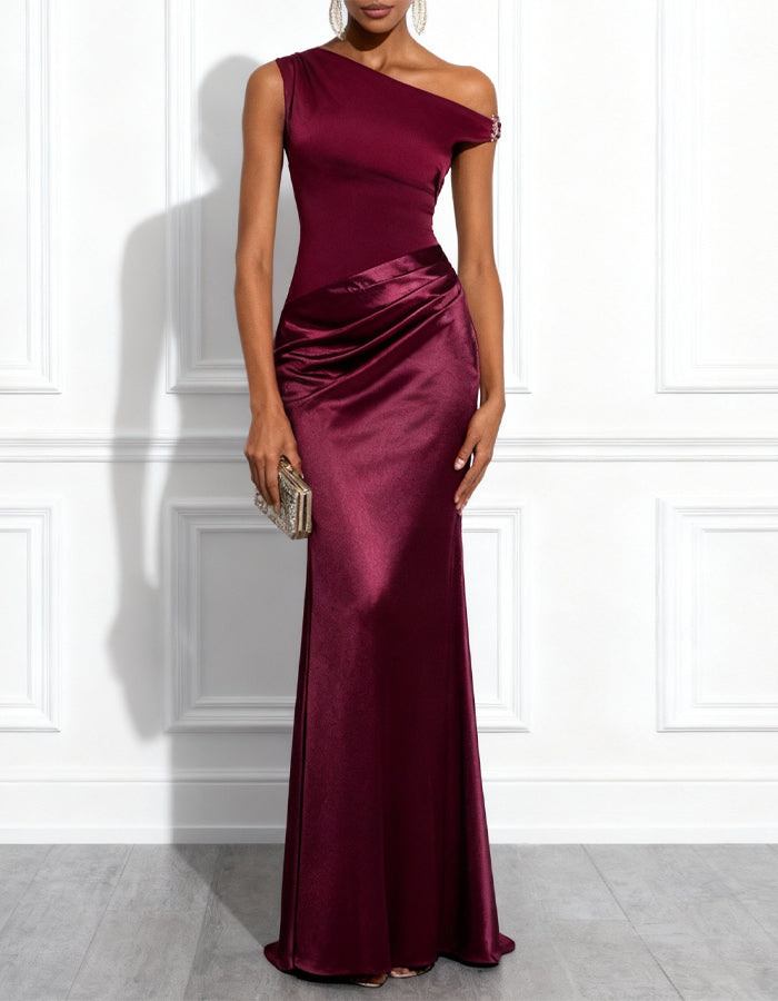 Rochie maxi din satin burgundy cu un umăr gol