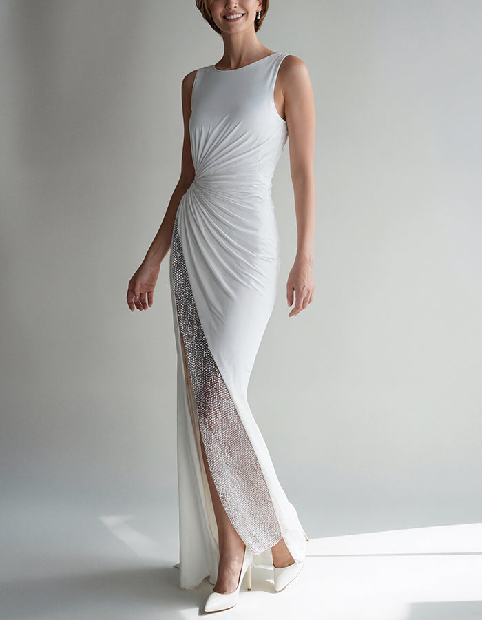 Rochie maxi albă, fără mâneci, cu gât rotund, mulată
