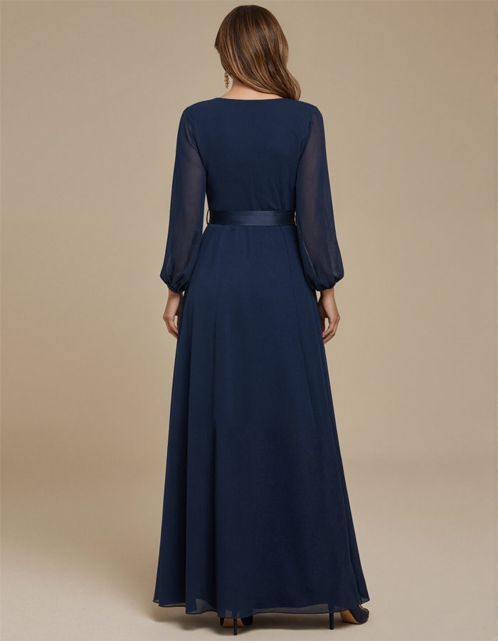 Abito lungo con cintura in chiffon e raso