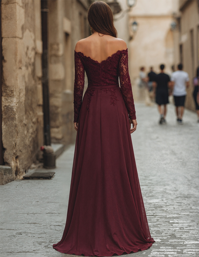 Abito lungo in chiffon con spalle scoperte e pizzo