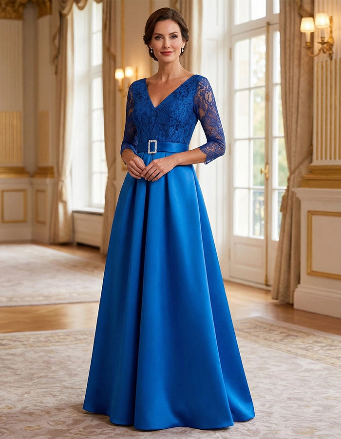 Robe maxi en satin bleu roi avec dentelle