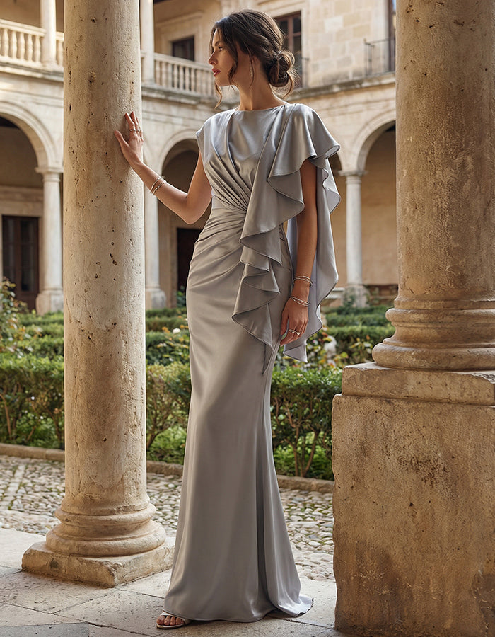 Vestido Midi de Cetim Cinza Claro com Babados de Um Lado e Cauda de Peixe