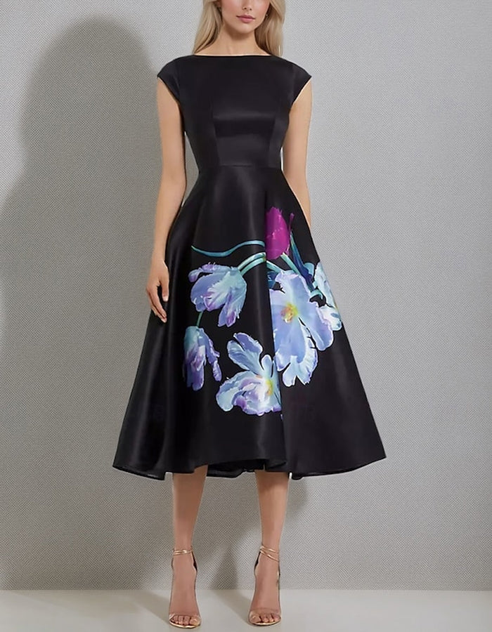 Midikleid aus schwarzem Satin mit Print und tailliertem Bund