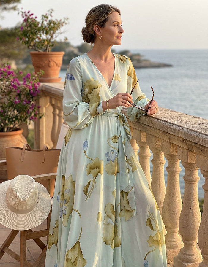 Maxikleid aus mintgrünem, geblümtem Chiffon mit Taillenschleife  