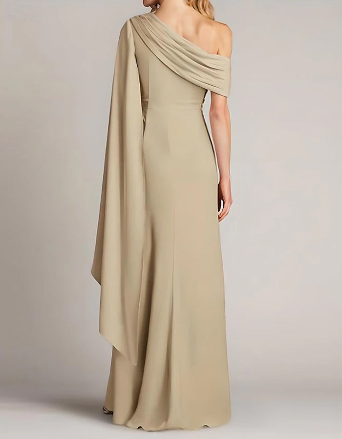 Abito lungo in chiffon plissettato a spalla unica di colore uniforme con mantella