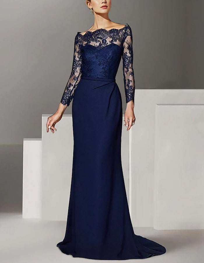 Robe longue en satin bleu marine bordée de dentelle avec jupe queue de poisson