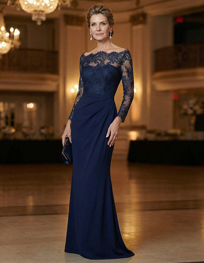 Abito lungo in raso blu navy con rifiniture in pizzo e gonna a sirena