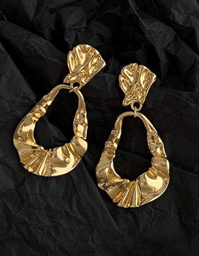 Brincos Dourados em Gota Plissada