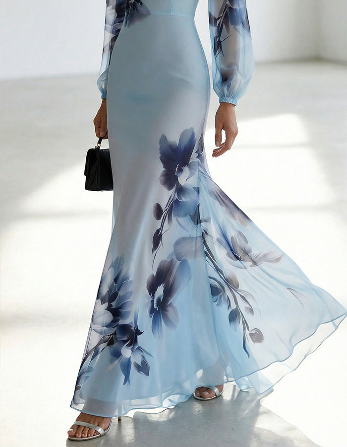 Abito lungo in chiffon con maniche lunghe, scollo a V e stampa floreale sfumata azzurro chiaro effetto inchiostro