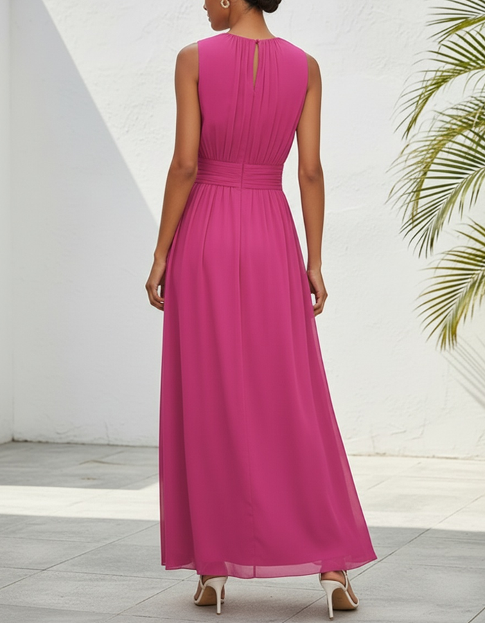 Abito lungo in chiffon plissettato con collo alto