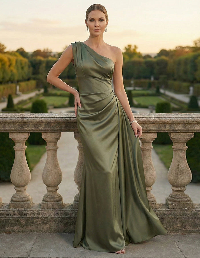 Rochie maxi plisată din satin verde măsliniu, cu un umăr gol  
