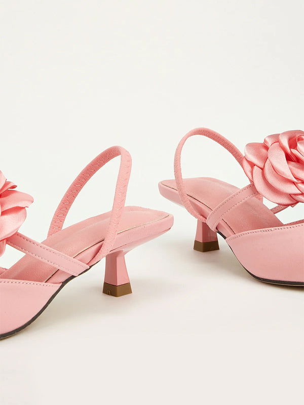 Einfarbige spitze Stiletto-Absätze mit Blumenverzierung