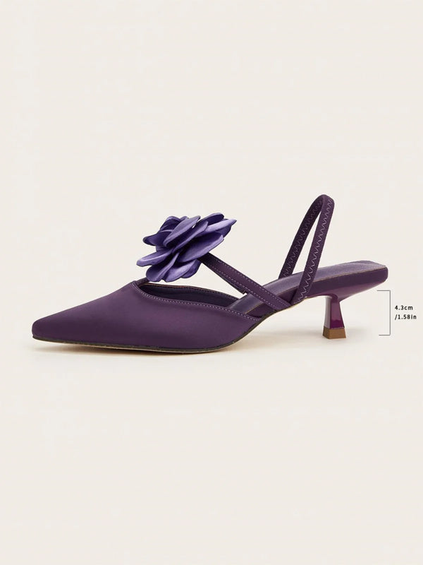 Einfarbige spitze Stiletto-Absätze mit Blumenverzierung