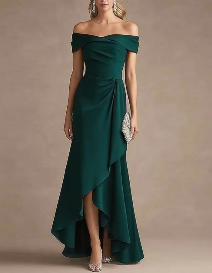Vestido maxi com decote ombro a ombro, drapeado e bainha assimétrica alta-baixa