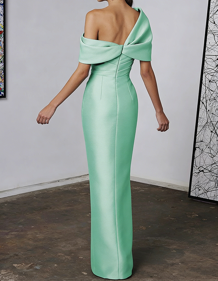 Vestido maxi columna de satén drapeado con un solo hombro  