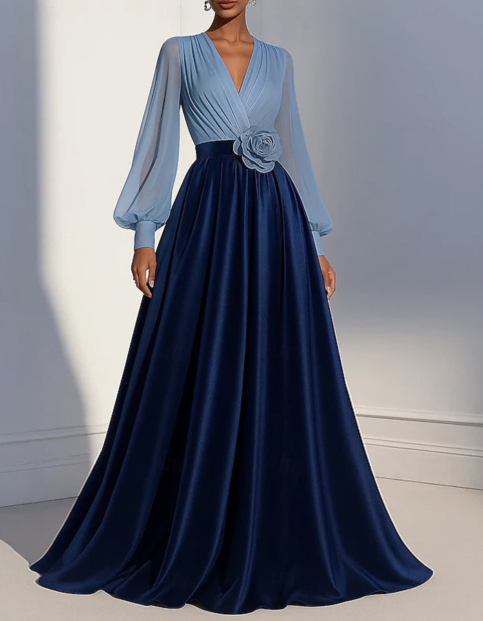Vestido largo de gasa azul con parches de satén  