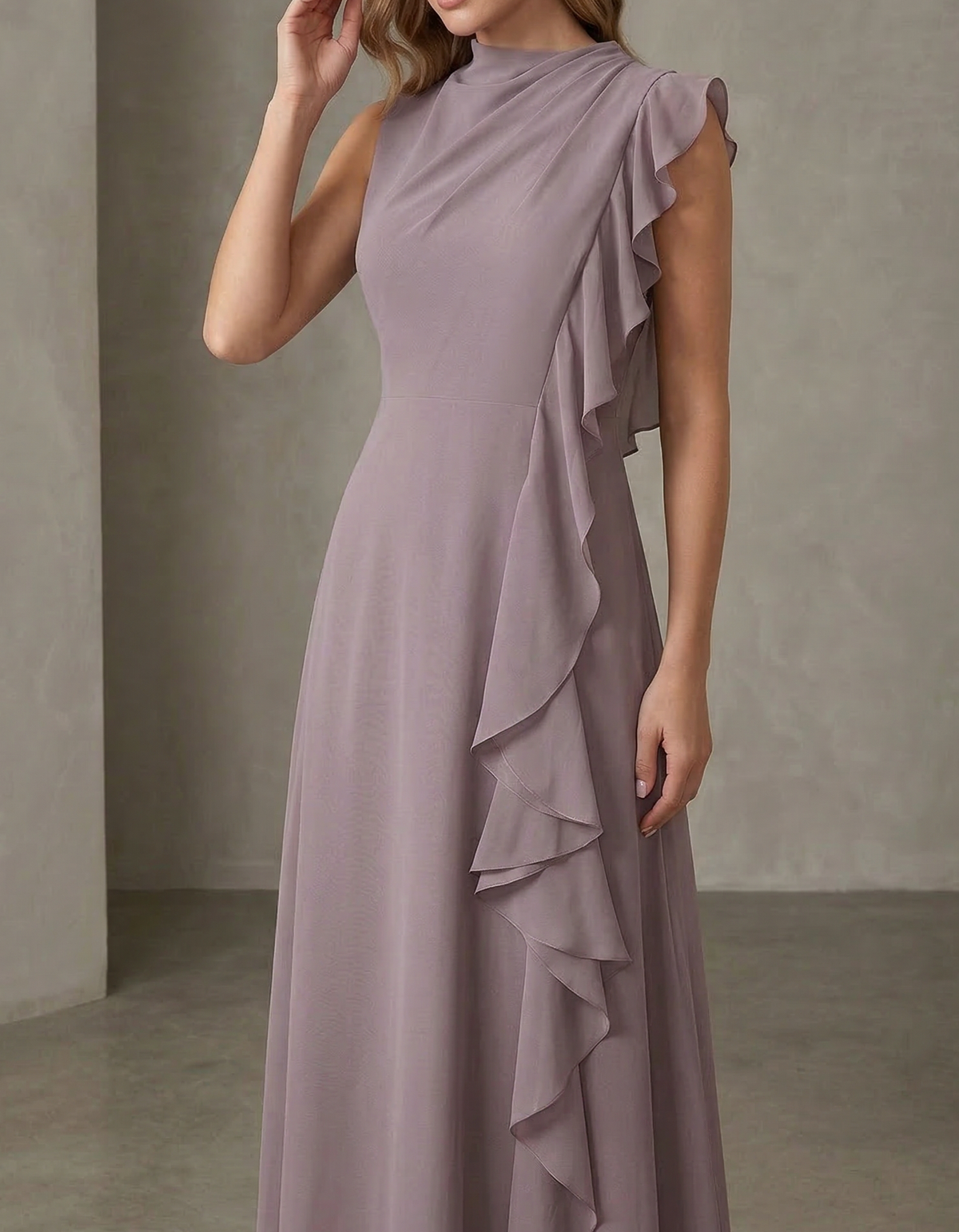 Robe maxi en mousseline à col rond avec volants
