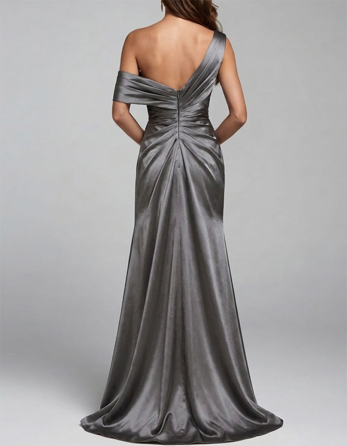 Maxikleid aus Satin mit gerafftem Off-Shoulder-Ausschnitt