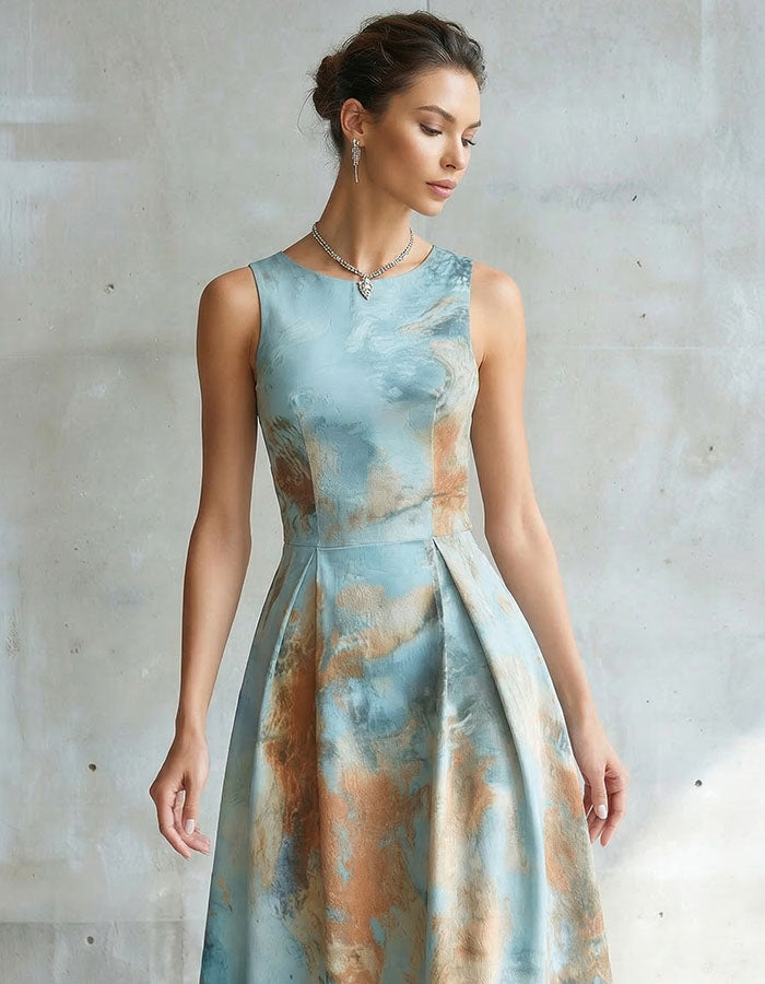 Oranje mouwloze midi-jurk met getailleerde taille en uitlopende rok