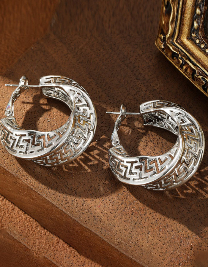 أقراط دائرية معدنية فاخرة