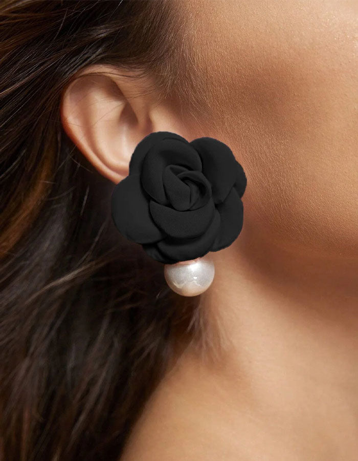 Brincos Franceses de Pérola com Flor de Camélia