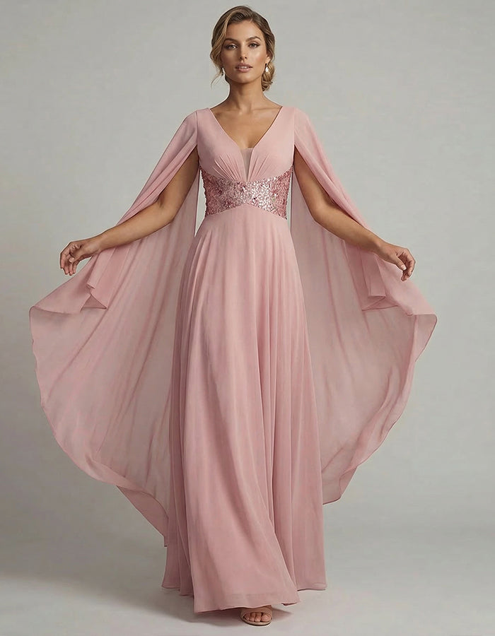 Abito lungo rosa con cintura in vita di paillettes e mantella in chiffon