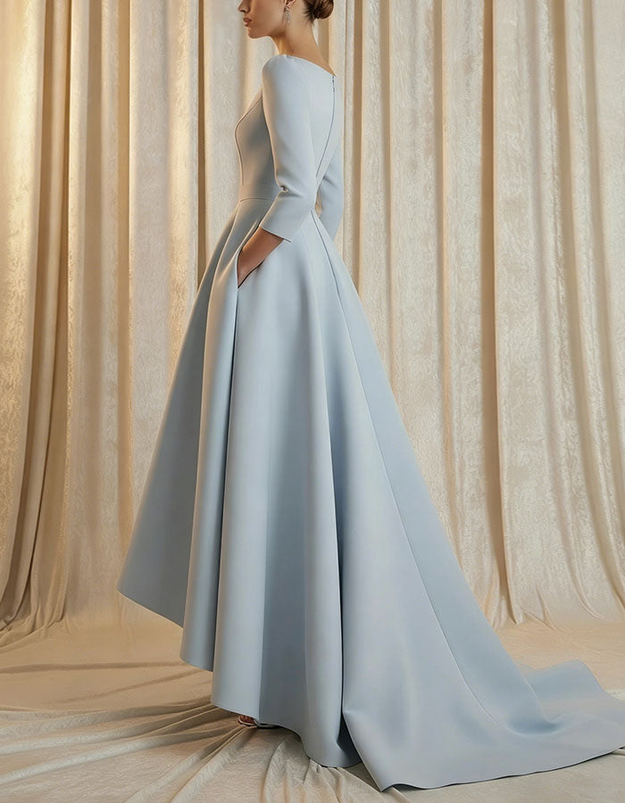 Robe longue bleu clair à col en V avec taille asymétrique  