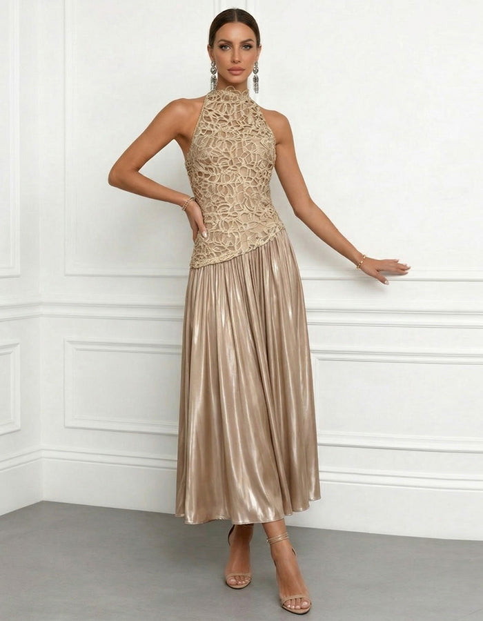 Abito midi champagne in raso con scollo halter, pizzo e dettaglio twist