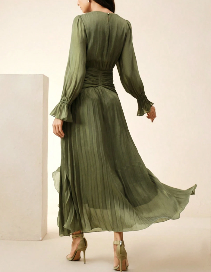 Olivgrünes plissiertes Rüschen-Maxikleid