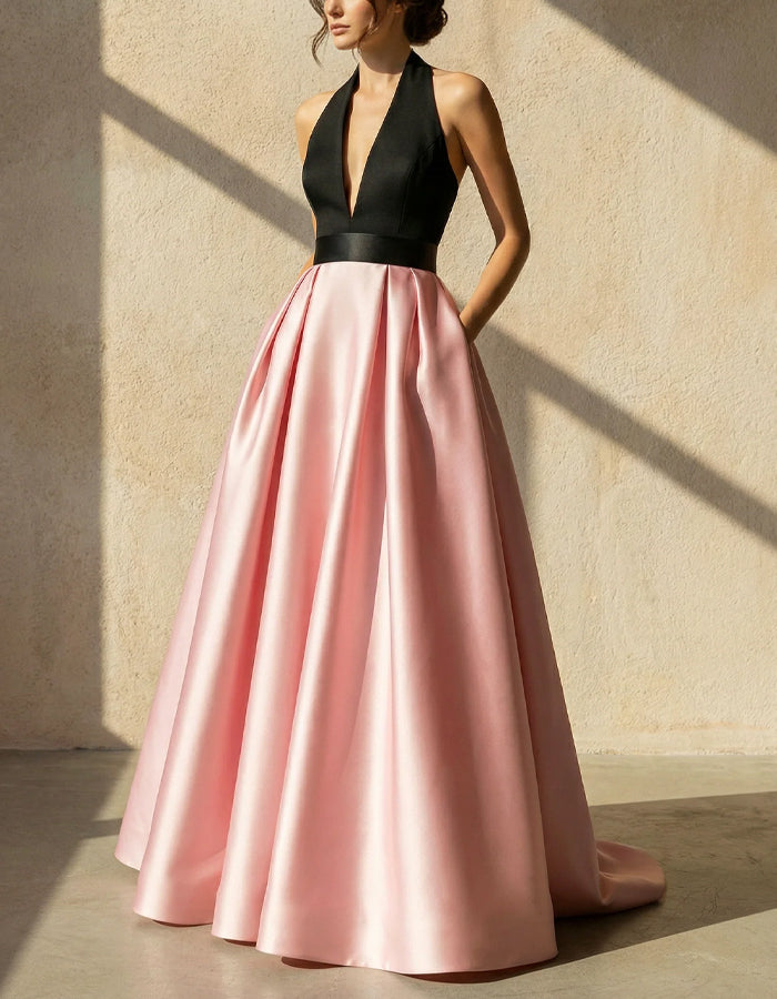 Schwarzes und pinkes Satin-Maxikleid mit Neckholder und tiefem V-Ausschnitt  