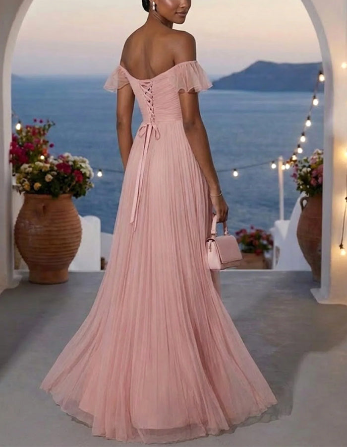 Robe longue rose en mousseline plissée à épaules dénudées avec volants  