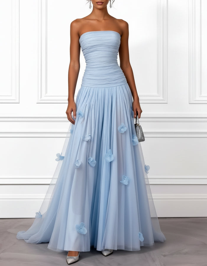 Vestido maxi de tul sin tirantes con flores 3D de color sólido  