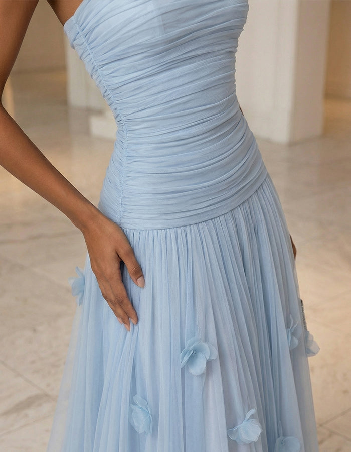 Rochie maxi uni fără bretele cu flori 3D și tul  