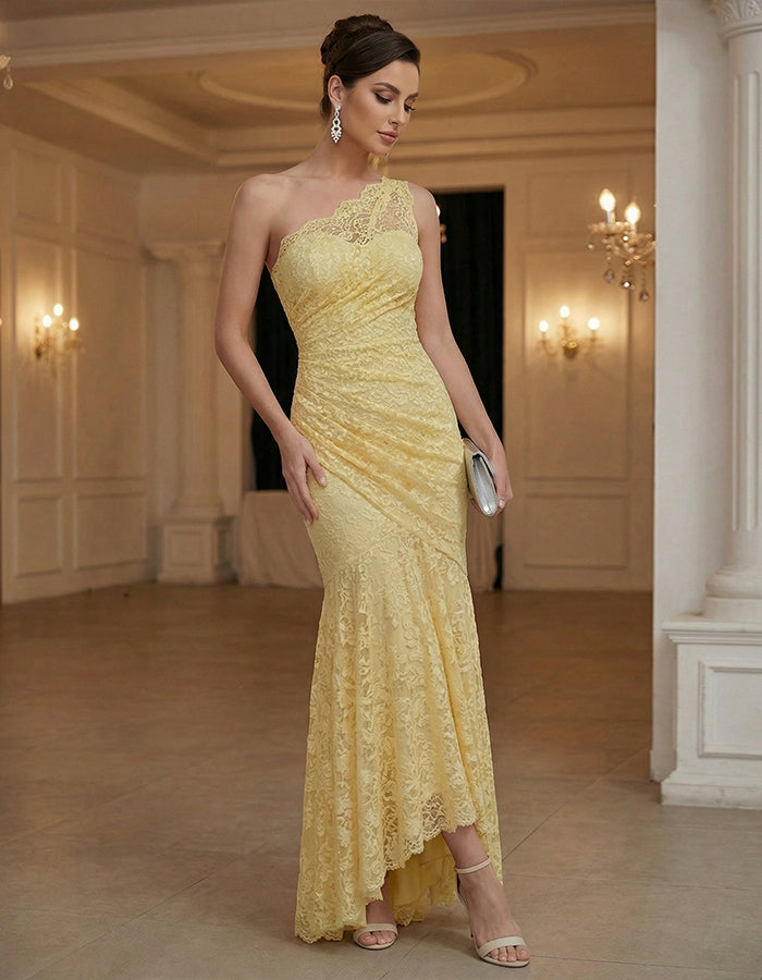 Rochie maxi galben deschis cu un umăr, dantelă și coadă de pește