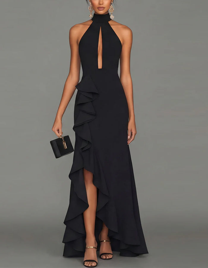 Vestido Maxi Preto com Decote Halter, Detalhes Vazados, Folhos e Cauda de Peixe