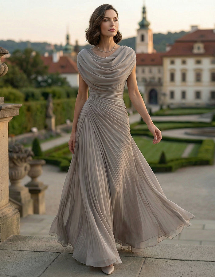 Maxikleid aus hellbraunem Chiffon mit Rüschen und drapiertem Ausschnitt  