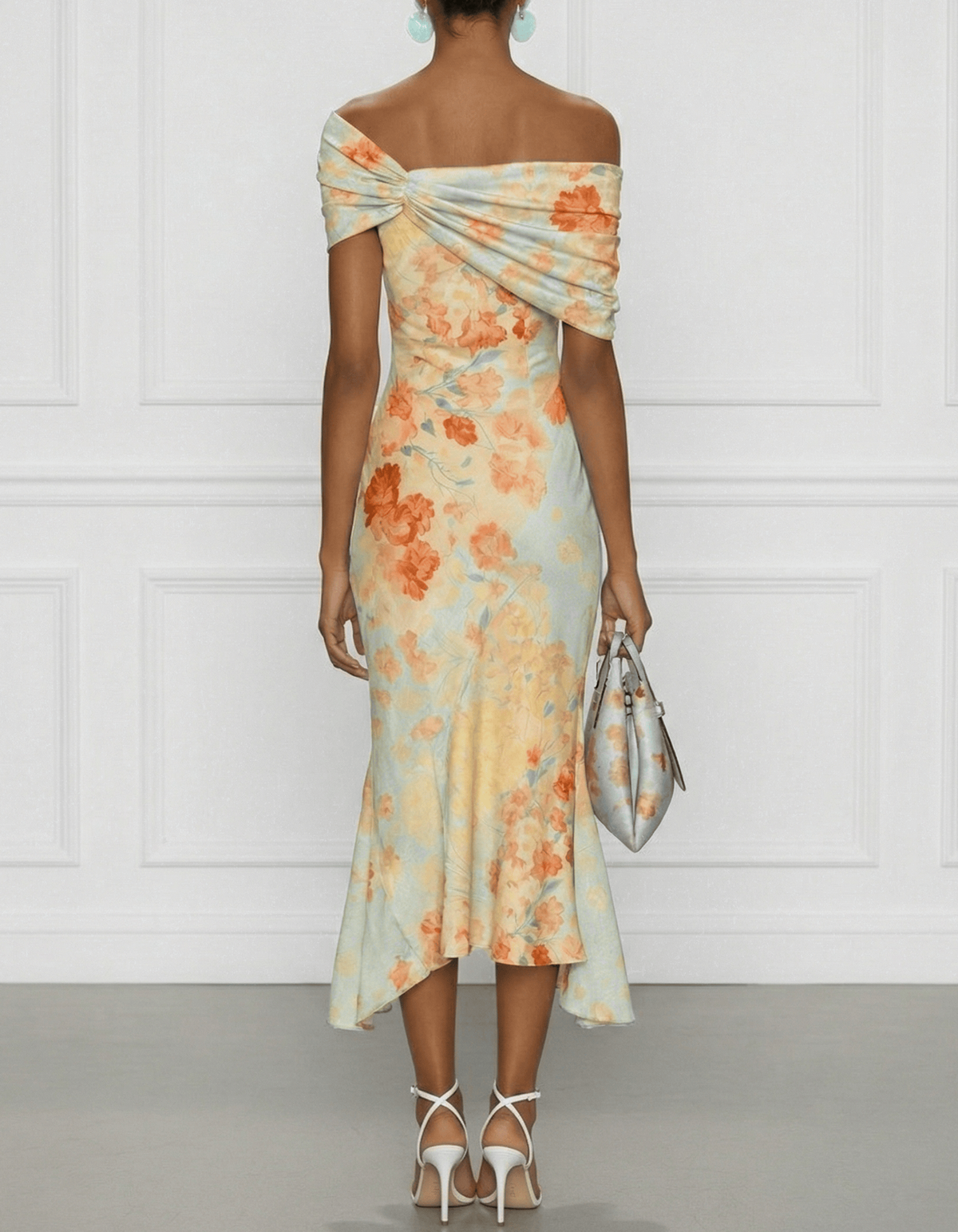 Robe midi en satin bleu clair à imprimé floral jaune