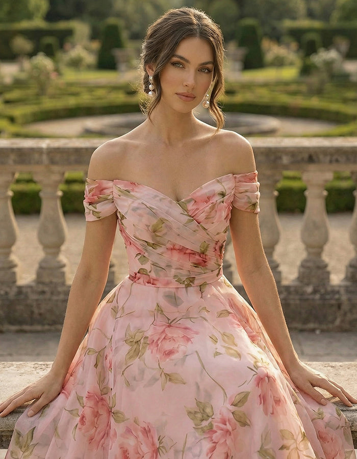 Abito lungo in chiffon con stampa floreale e spalle scoperte