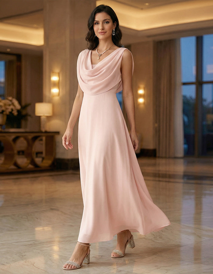 Robe longue rose en mousseline drapée