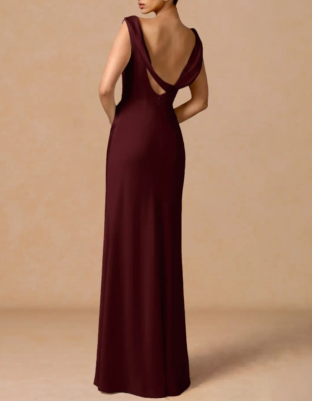 Vestido Maxi Sereia de Cetim sem Mangas com Decote Drapeado e Corte Slim
