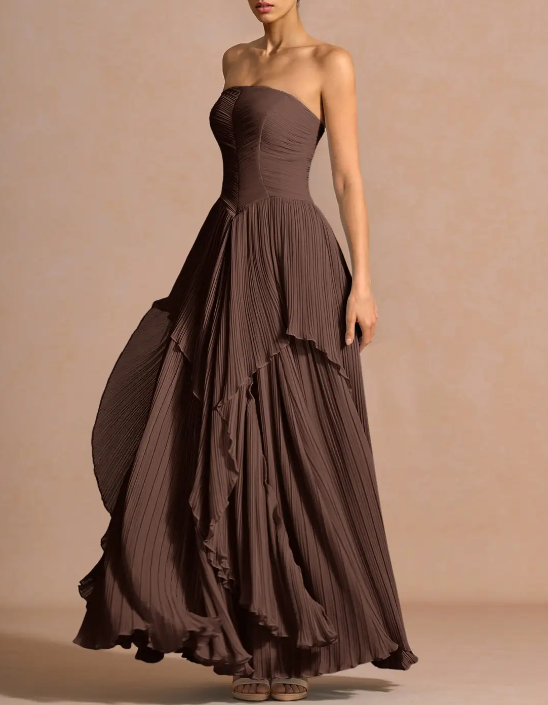 Vestido maxi sin tirantes con capas plisadas y cintura en gasa  