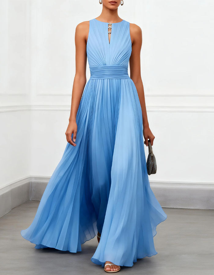 Abito lungo in chiffon azzurro cielo plissettato e traforato