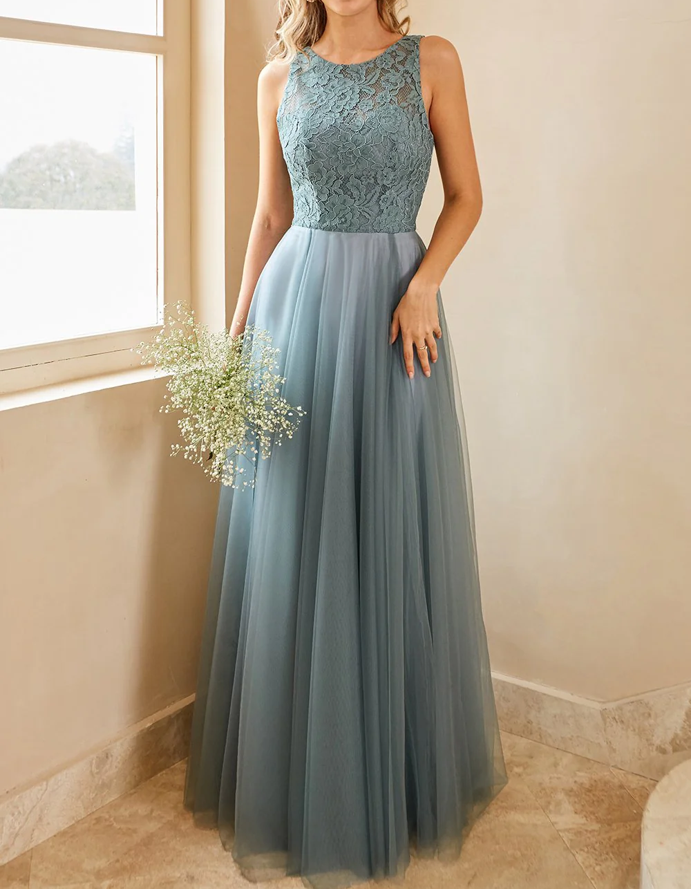 Vestido maxi línea A de chiffon con encaje azul grisáceo y malla