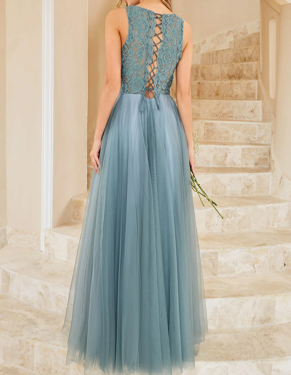 Vestido maxi línea A de chiffon con encaje azul grisáceo y malla