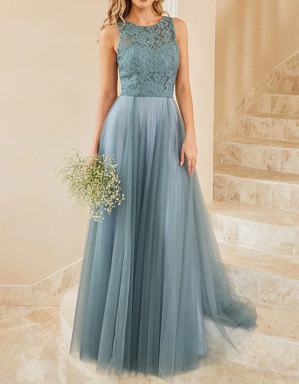 Robe longue trapèze en dentelle et mousseline bleu-gris avec mesh