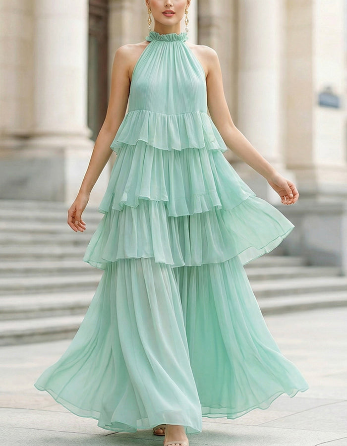 Abito lungo in chiffon verde menta con scollo all’americana e balze a tre strati