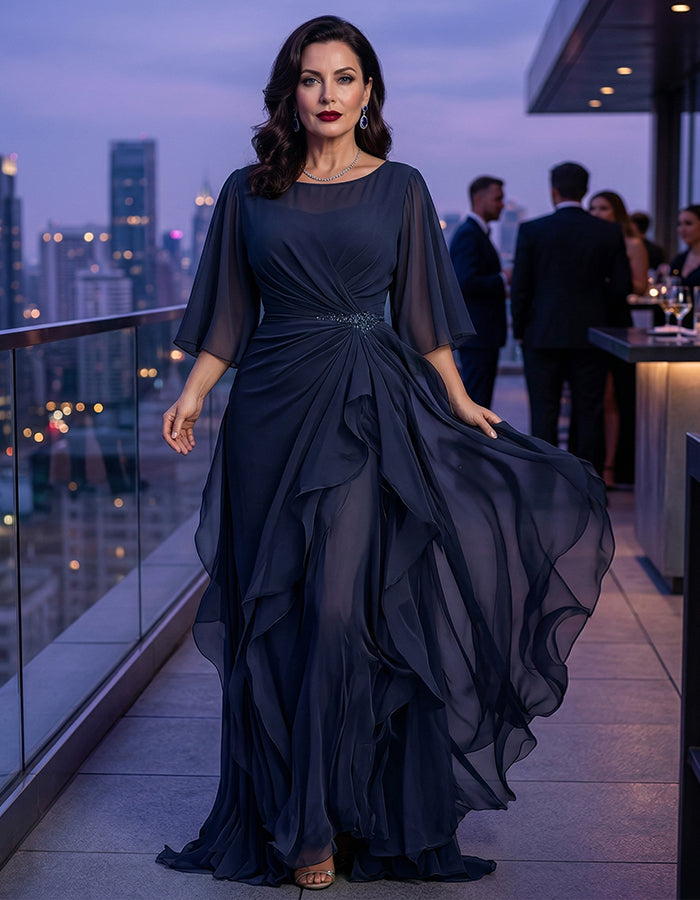 Abito lungo in chiffon blu navy con scollo rotondo, applicazioni e volant attorcigliati