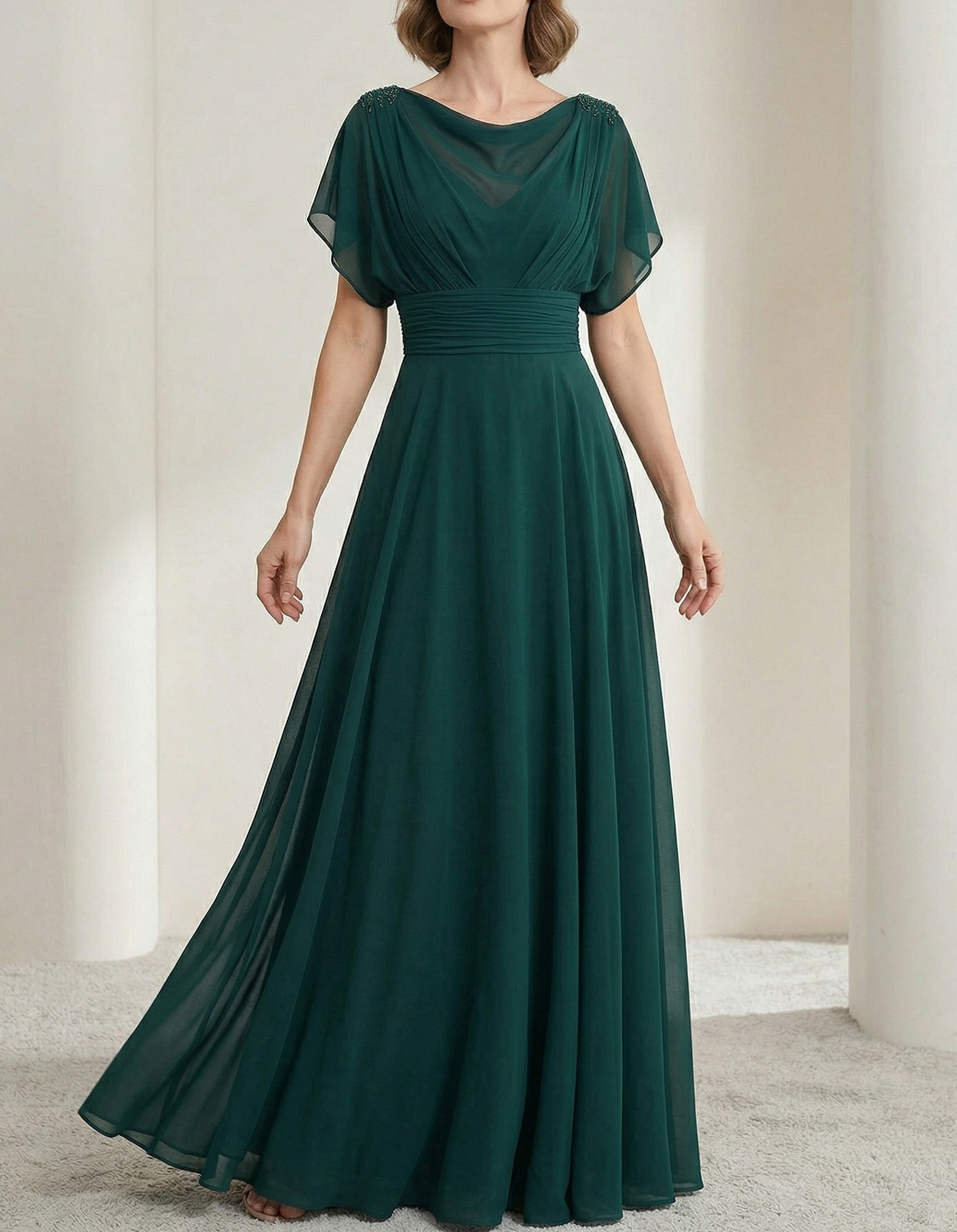 Vestido maxi de chiffon verde oscuro con escote drapeado y cintura ajustada